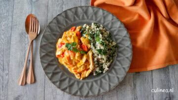 Vegetarische butter chicken met bloemkoolrijst