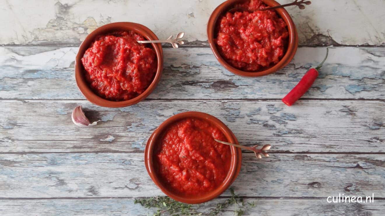 Zelf tomatensaus maken