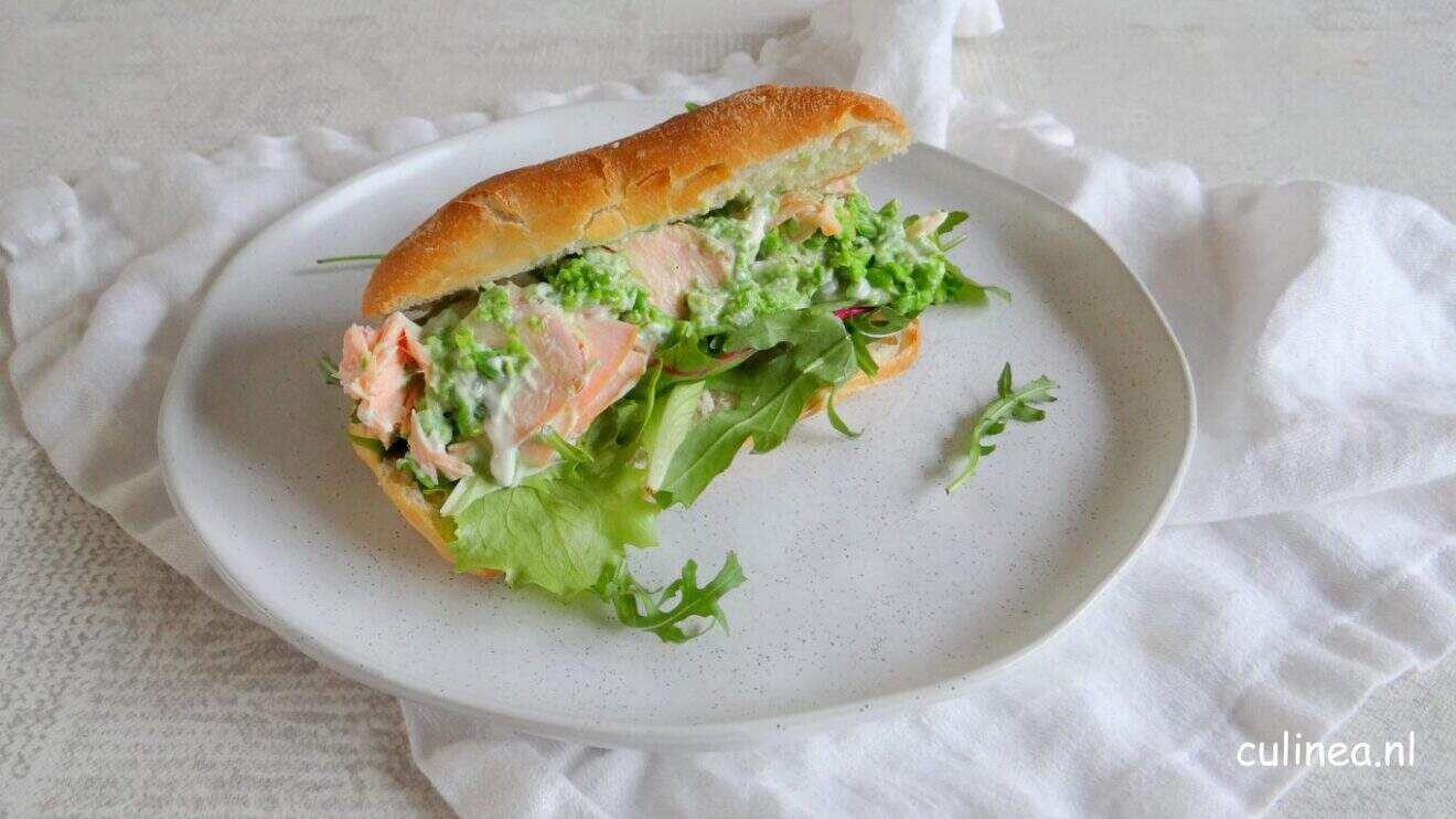 Ciabatta met zalmsalade