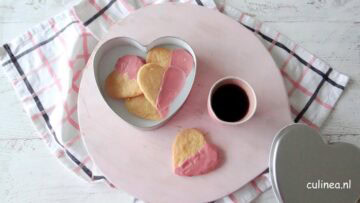 Hartvormige koekjes met ruby chocolade