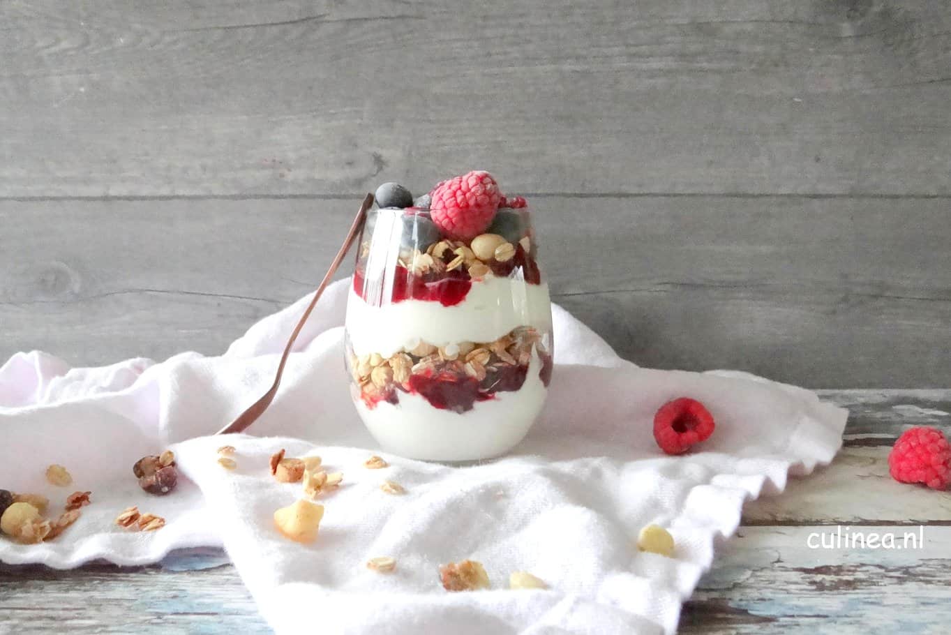 Yoghurt Parfait Met Granola En Fruit Culinea Nl