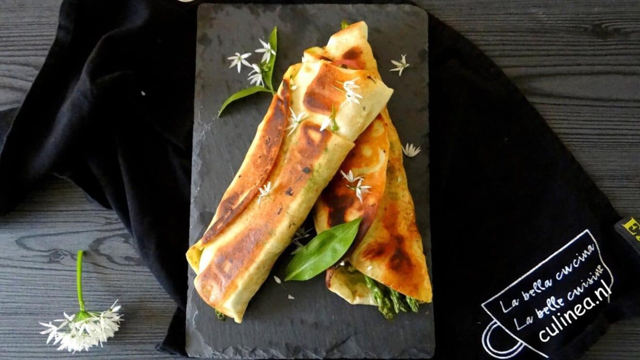 Flatbreadtosti met groene asperges en feta