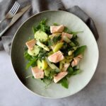Salade met zalm, asperges en aardappelen