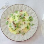 Salade met yacon, appel en bosknoflook