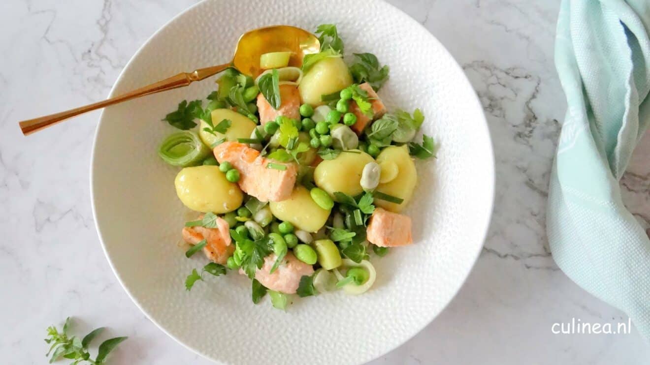 Gnocchi met zalm, prei en peulvruchten