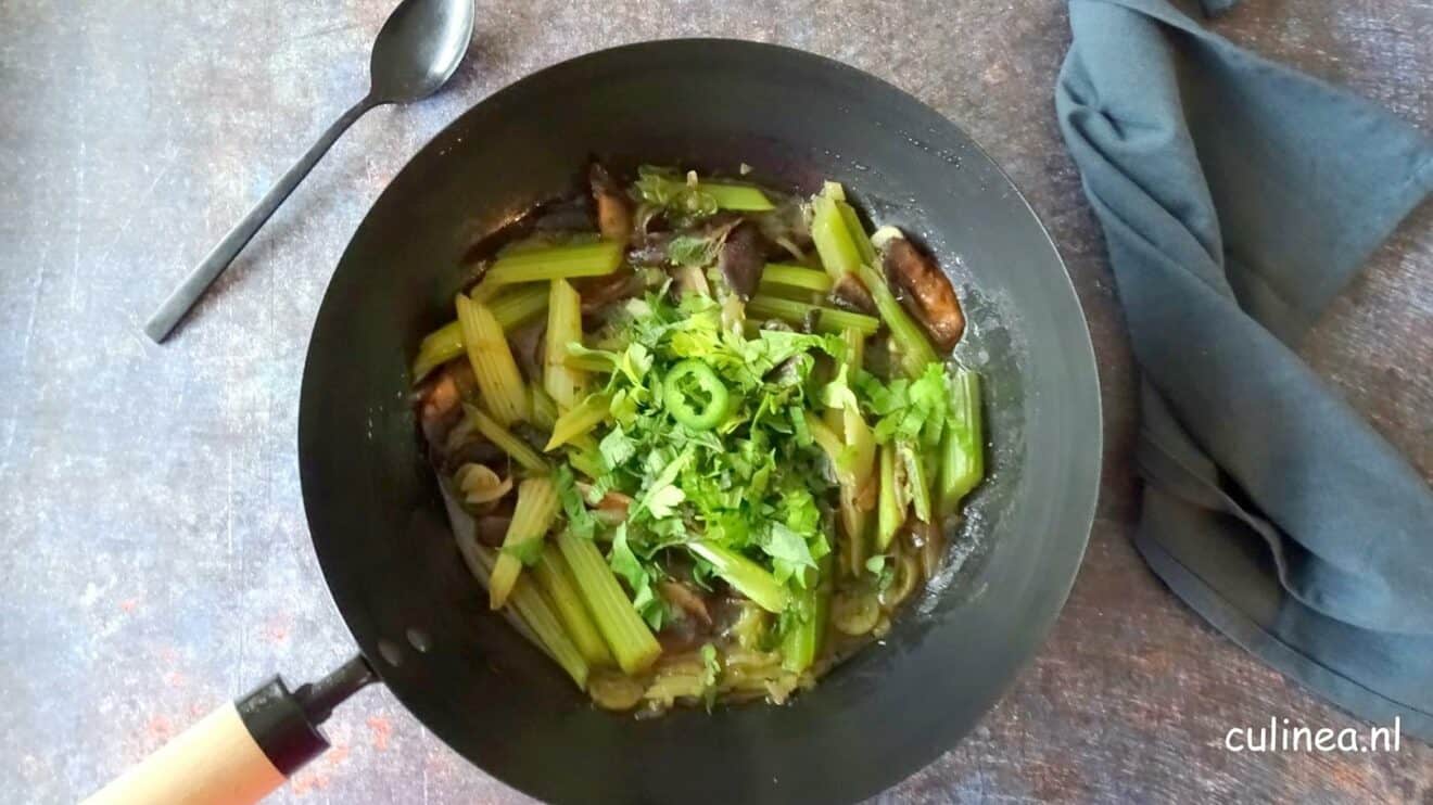 Vegetarisch stoofpotje met bleekselderij