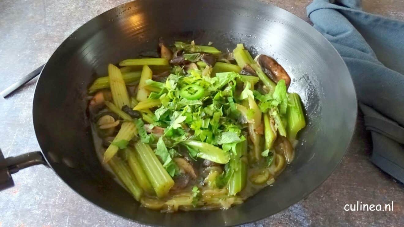 Vegetarisch stoofpotje met bleekselderij