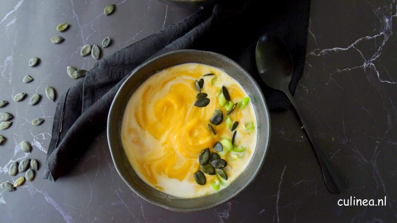 Zoete aardappelsoep met miso