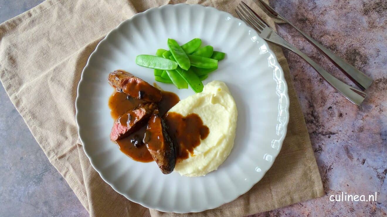 Lamshaasje met balsamico en zwarte knoflook