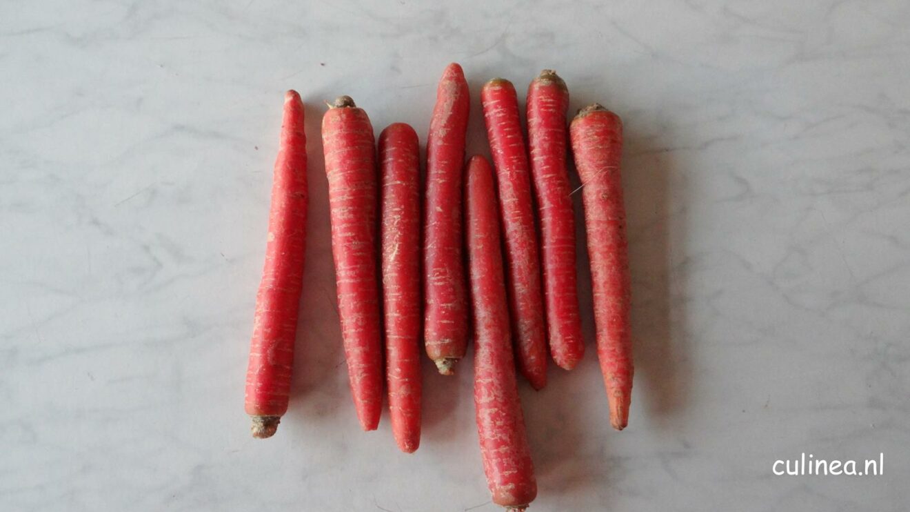 Rode wortel en paprikasoep