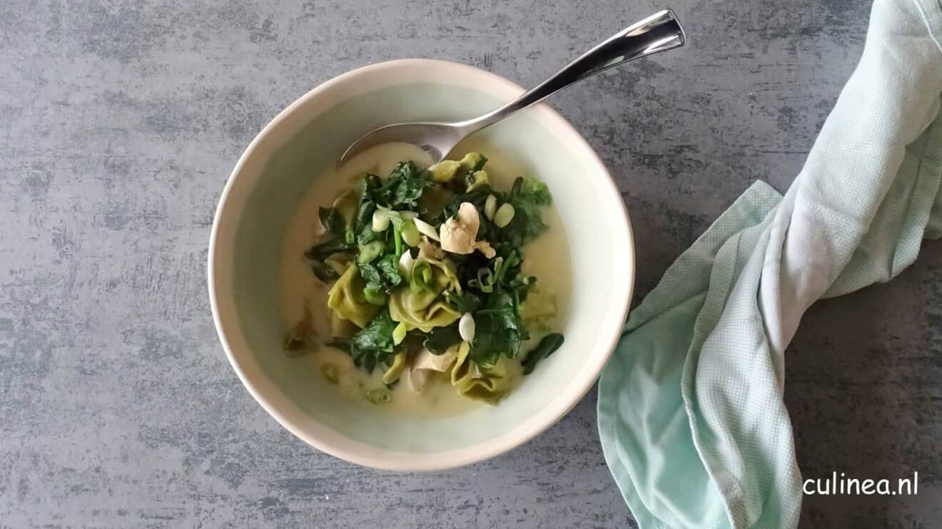 Romige kippensoep met tortelloni