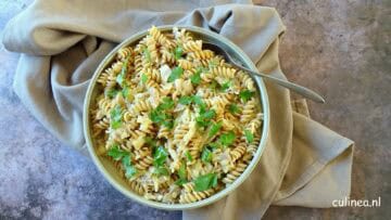 Romige pasta met kip en kaas