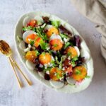 Salade met raap, bloedsinaasappel en hazelnoten
