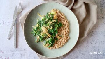 Vegetarische kipstukjes met romige spinazie