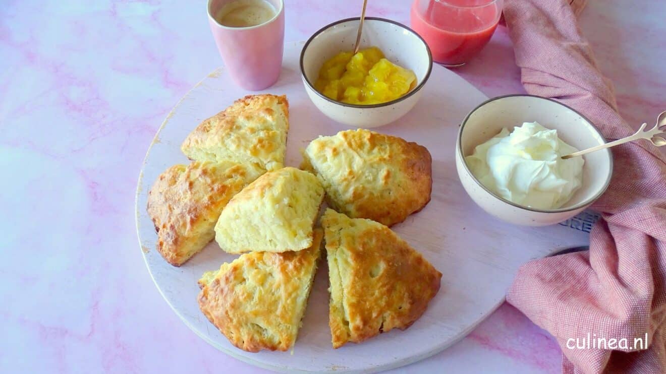 Scones met mangojam