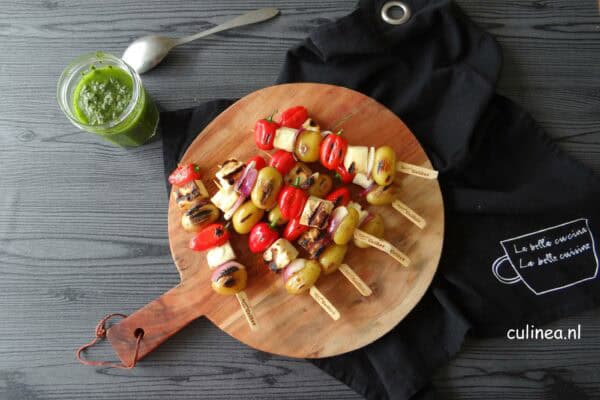 Groenten en fruit op de barbecue