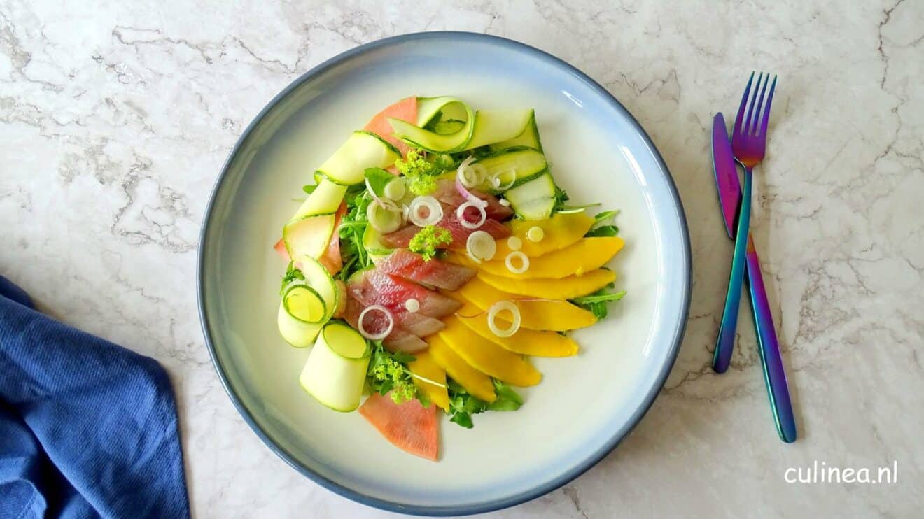 Haringsalade met courgette en mango