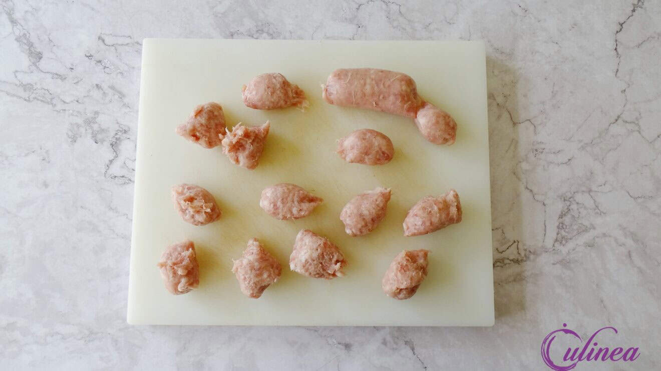 Stokbroodje met gehaktballetjes in tomatensaus