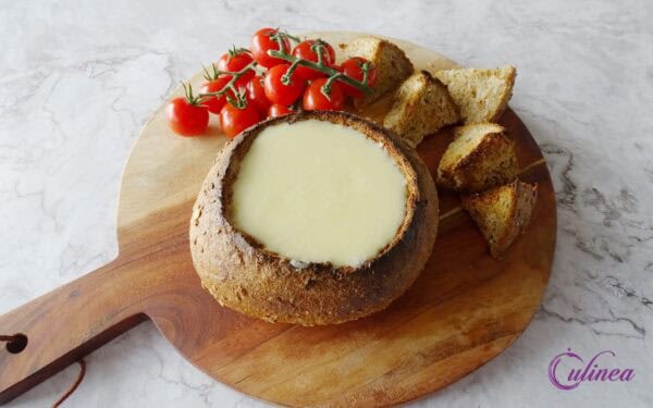 Hartige taart met pompoen en fonduekaas