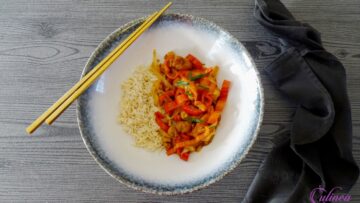 Chinese chili kip met rijst