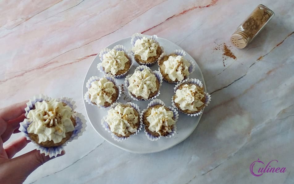 Pastinaakmuffins met topping