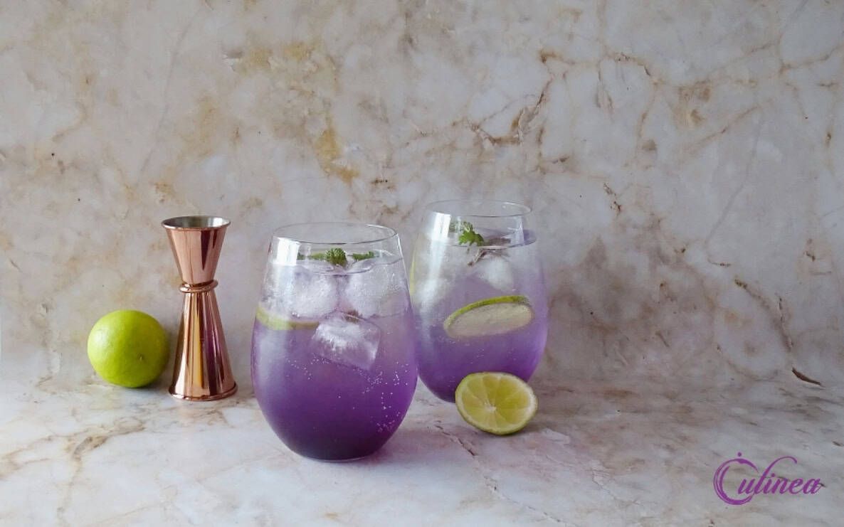 Gin tonic met butterfly pea