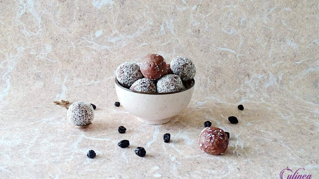 Blauwe bessen bliss balls