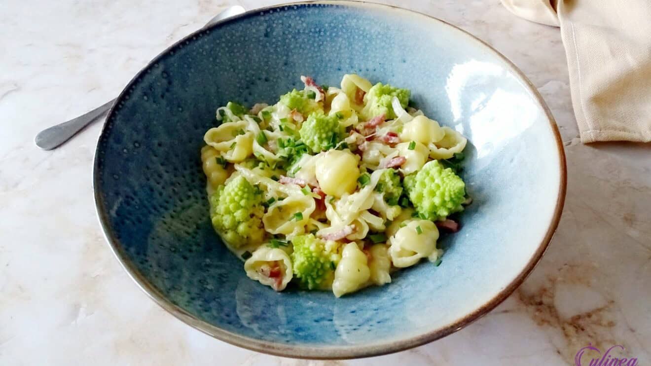 Pasta met romanesco en kaassaus