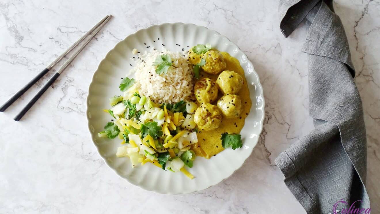 Rendang kipgehaktballetjes met kokossaus