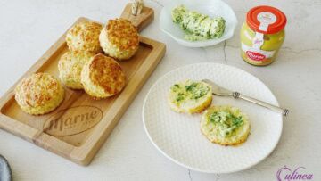 Scones met cheddar en mosterd