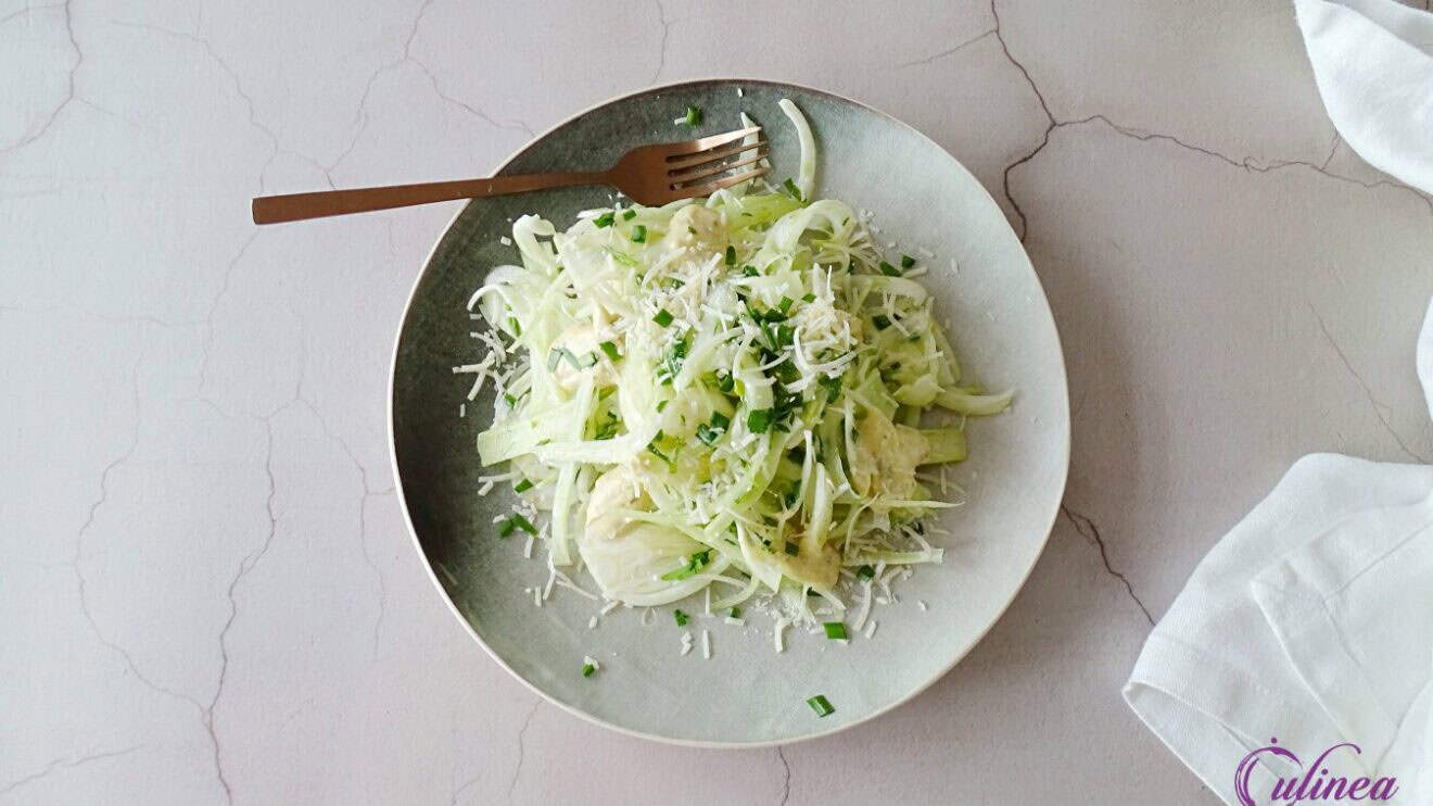 Venkelsalade met Caesar saladedressing