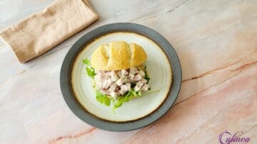 Hamsalade met lente-ui