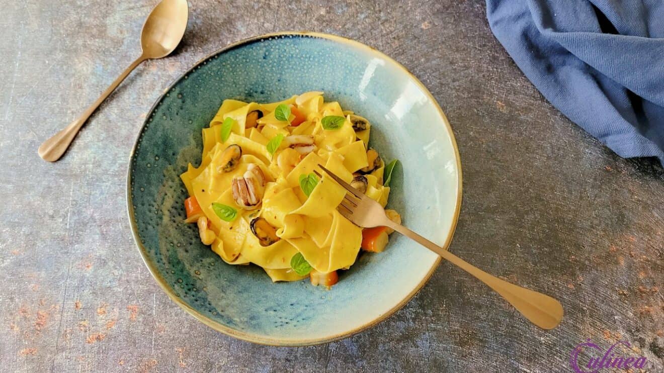 Pappardelle met zeevruchten en roomsaus