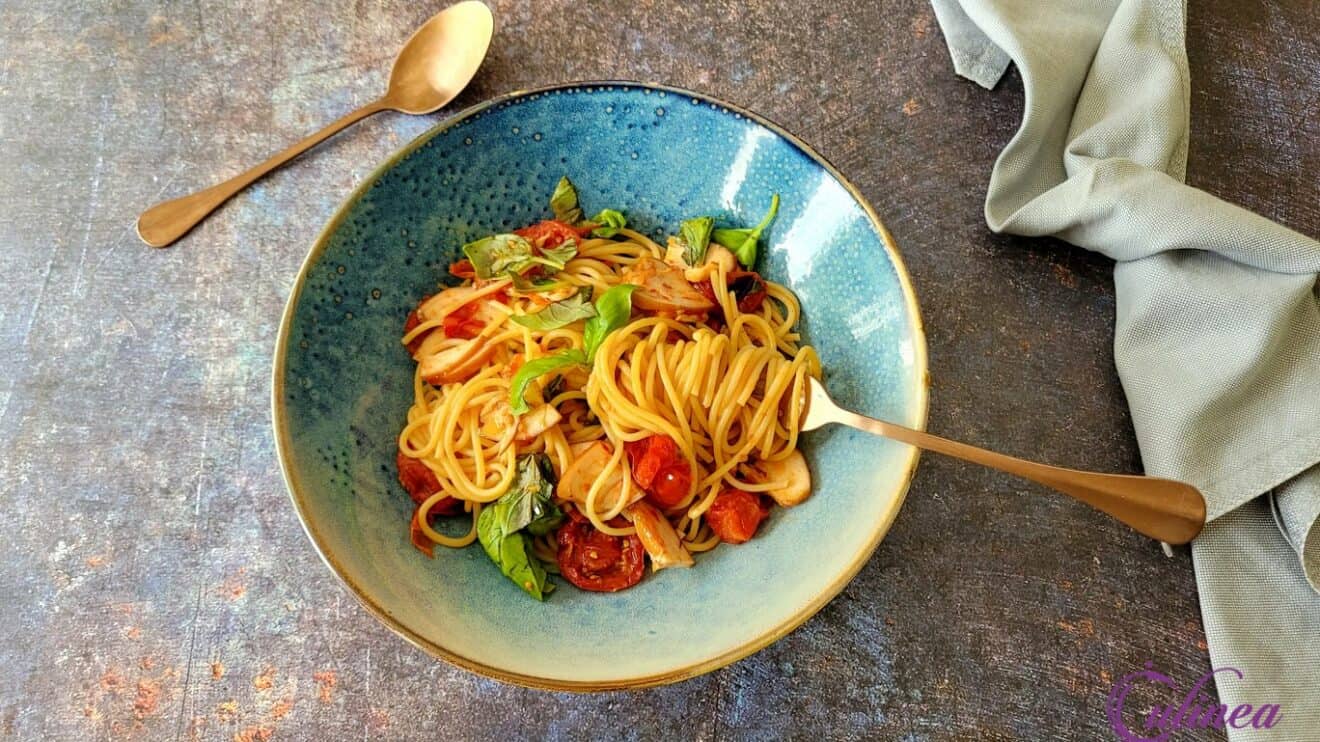 Simpele spaghetti met zongedroogde tomaten